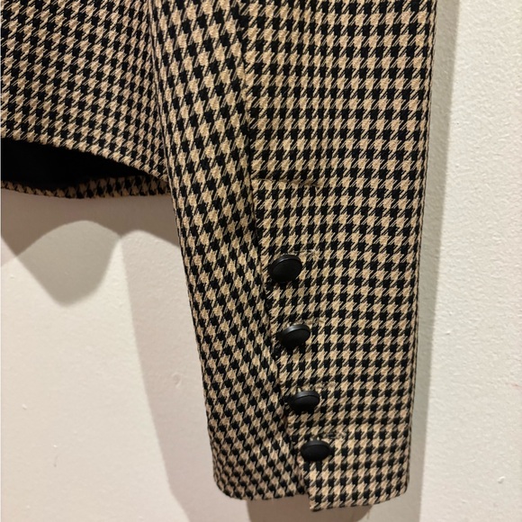 House of Harlow Houndstooth
Cropped Blazer - Picture 3 of 9
